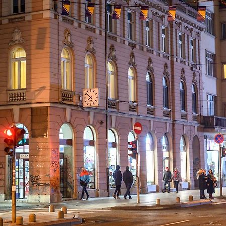 Megapolis Main Street Suites Szarajevó Kültér fotó