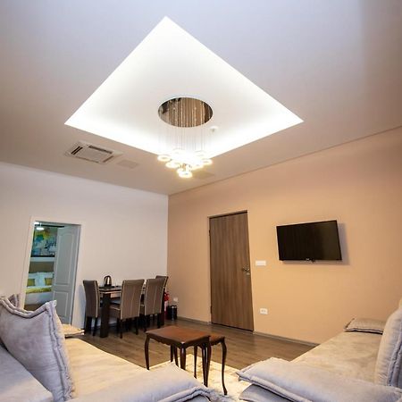 Megapolis Main Street Suites Szarajevó Kültér fotó