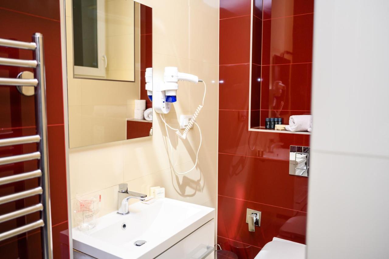 Megapolis Main Street Suites Szarajevó Kültér fotó