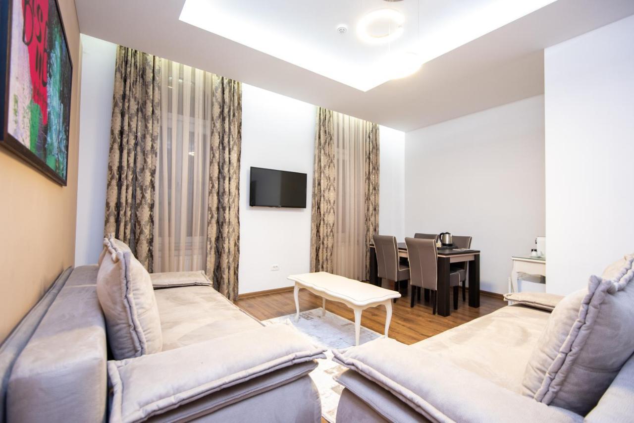 Megapolis Main Street Suites Szarajevó Kültér fotó