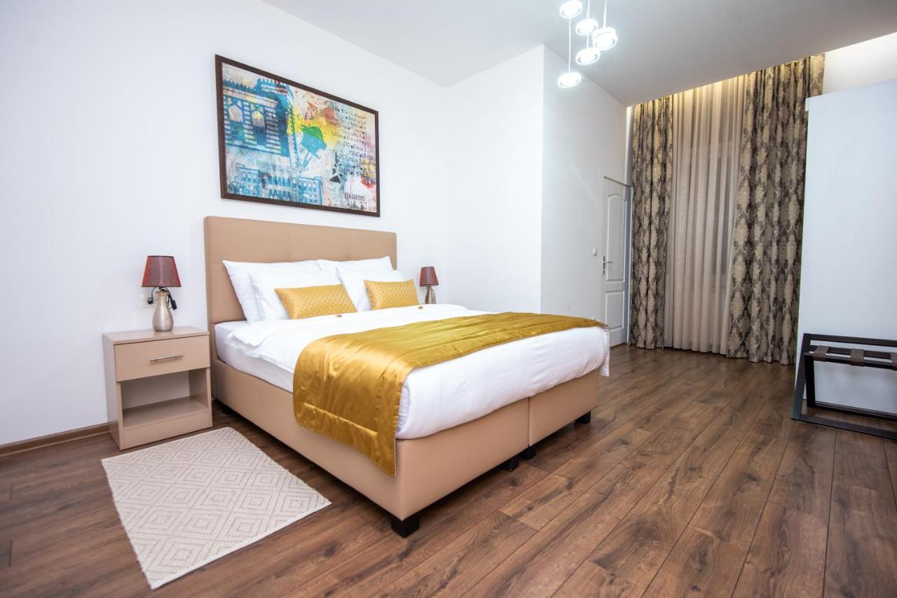 Megapolis Main Street Suites Szarajevó Kültér fotó